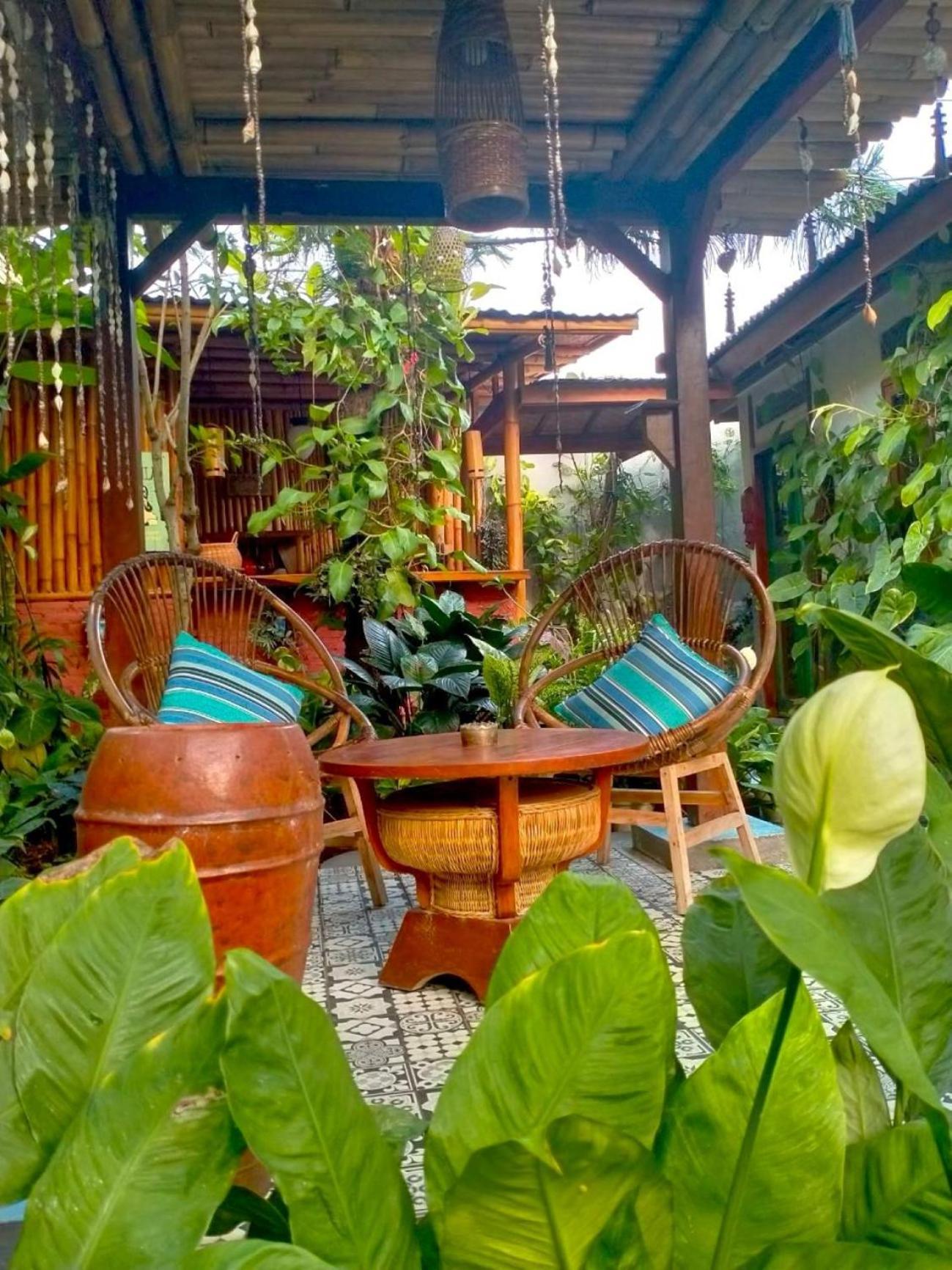छुट्टी का घर Frangipani Garden