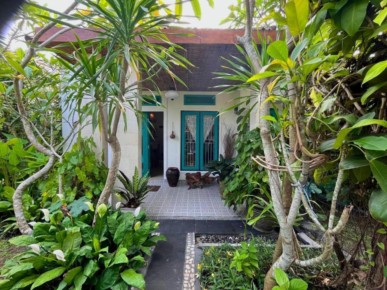 छुट्टी का घर Frangipani Garden Senggigi